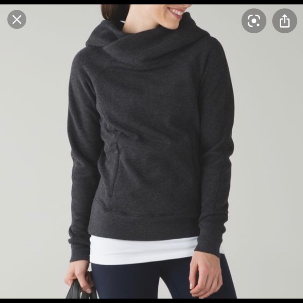 Lululemon under wraps hooded pull over